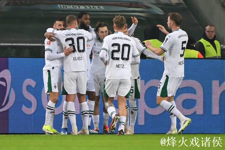 德甲-小阿扎尔进球阿什拉夫助攻 多特蒙德2-1客场击败门兴格拉德巴赫 德甲-小阿扎尔进球阿什拉夫助攻 多特蒙德2-1客场击败门兴格拉德巴赫